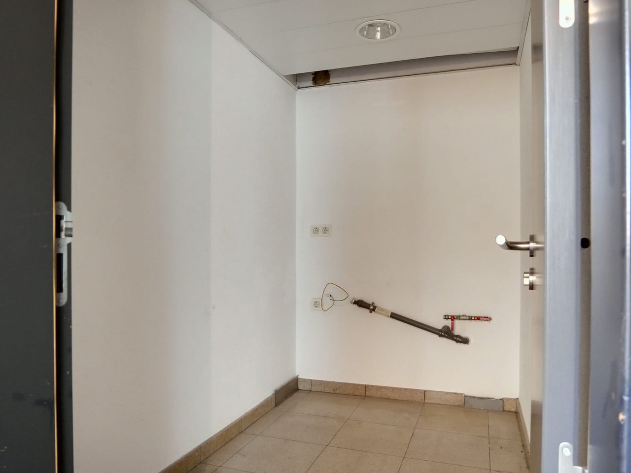 Bathroom — Escritório compartimentado de 560 m² no Parque Oriente